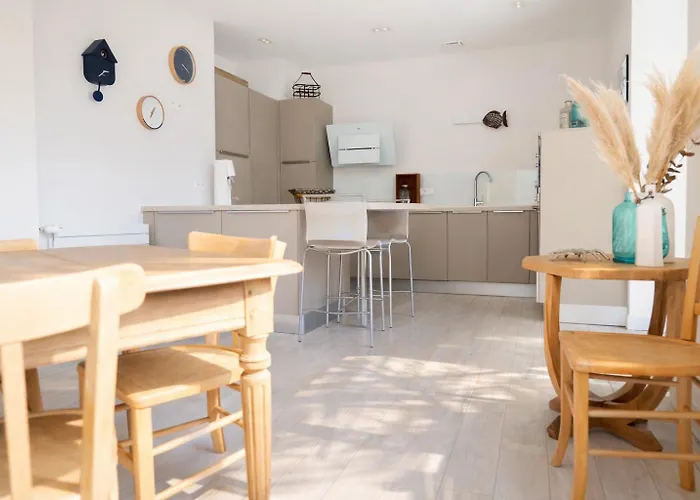 Prázdninový dům Maison Renovee, Proche Mer, - 4 Pers *