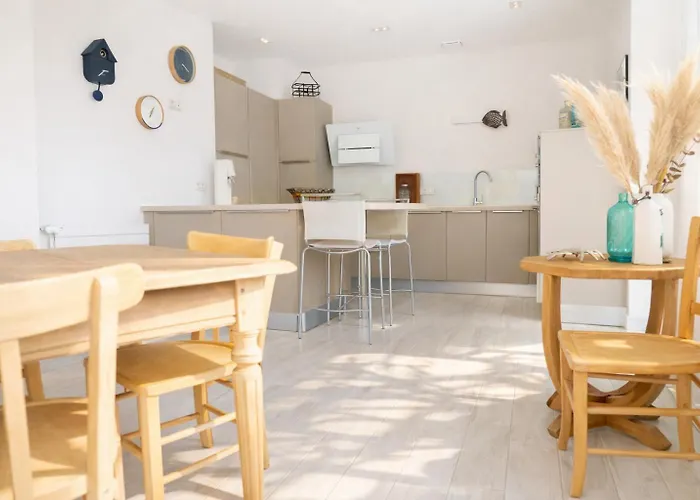 Maison Renovee, Proche Mer, - 4 Pers *